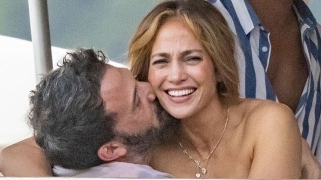 Jennifer Lopez and Ben Affleck Give Major PDA in Italy! 
