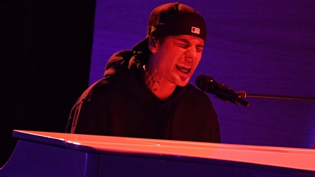 Justin Bieber Performs Stripped Down Version of 'Peaches' at 2022 GRAMMYs 