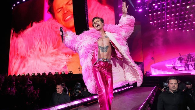 Harry Styles' Amazing Stage Style