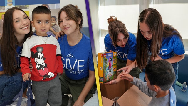 Maddie Ziegler and kenzie Spread Holiday Cheer to Sick Kids in Hospital