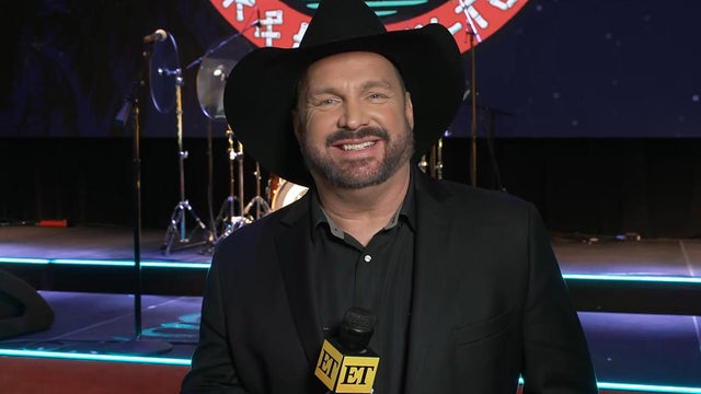 Tour Garth Brooks' Friends in Low Places Bar! | ET's Certified Country