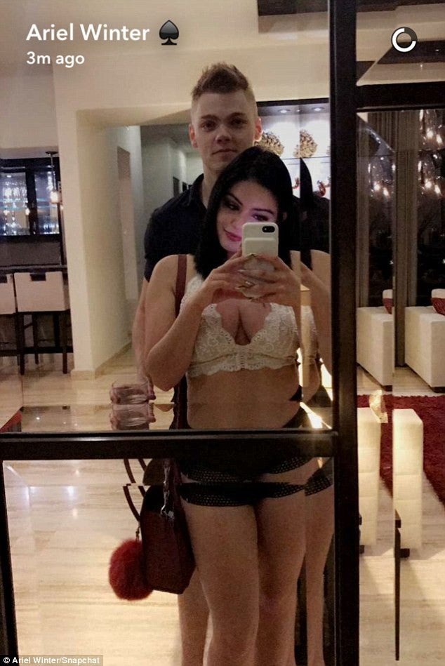 Ariel Winter Shares Sexy Bikini Pics While Vacationing In Mexico Entertainment Tonight