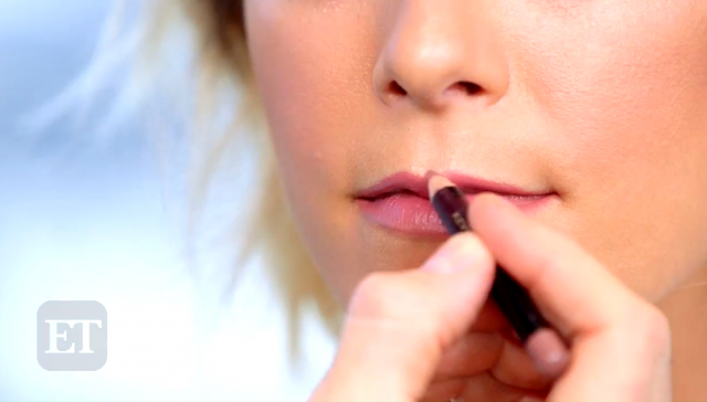 Exclusive Makeup Artist Spencer Barnes Recreates Julianne Hough S