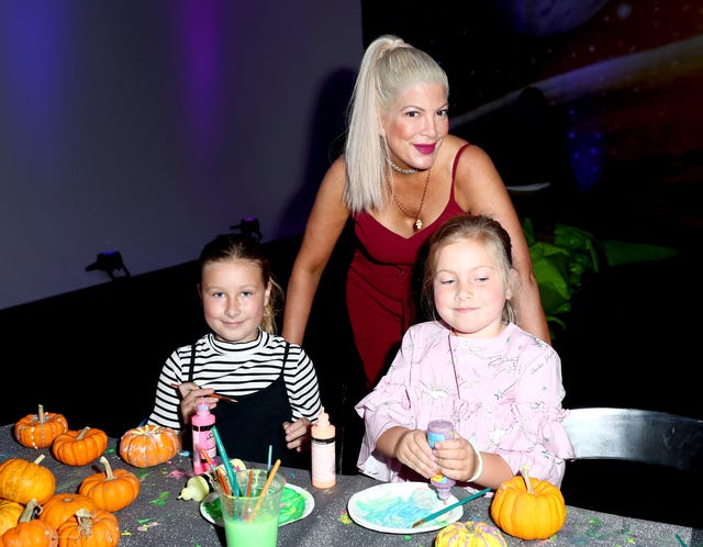 Tori Spelling and kids at Elizabeth Glaser Pediatric AIDS Foundation event