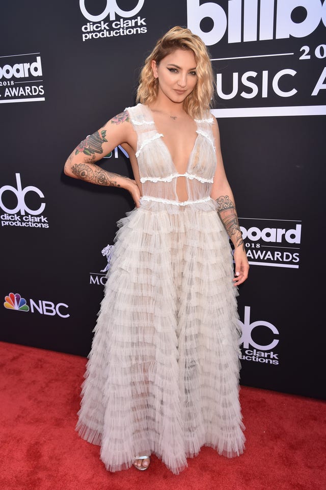 Julia Michaels at 2018 billboard awards