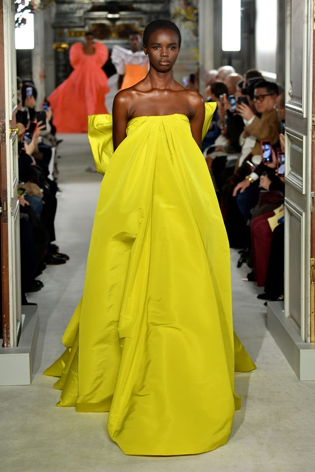 Valentino spring 2019 couture yellow bow gown