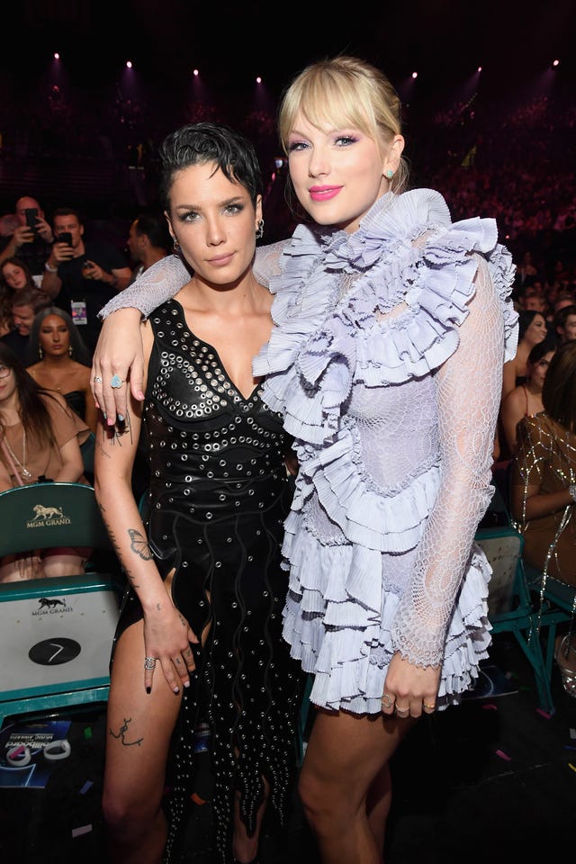 Halsey and Taylor Swift at 2019 billboard music awards