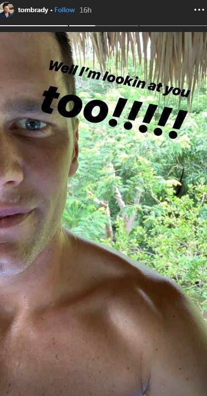 Tom Brady work outs shirtless during trip with Gisele Bündchen