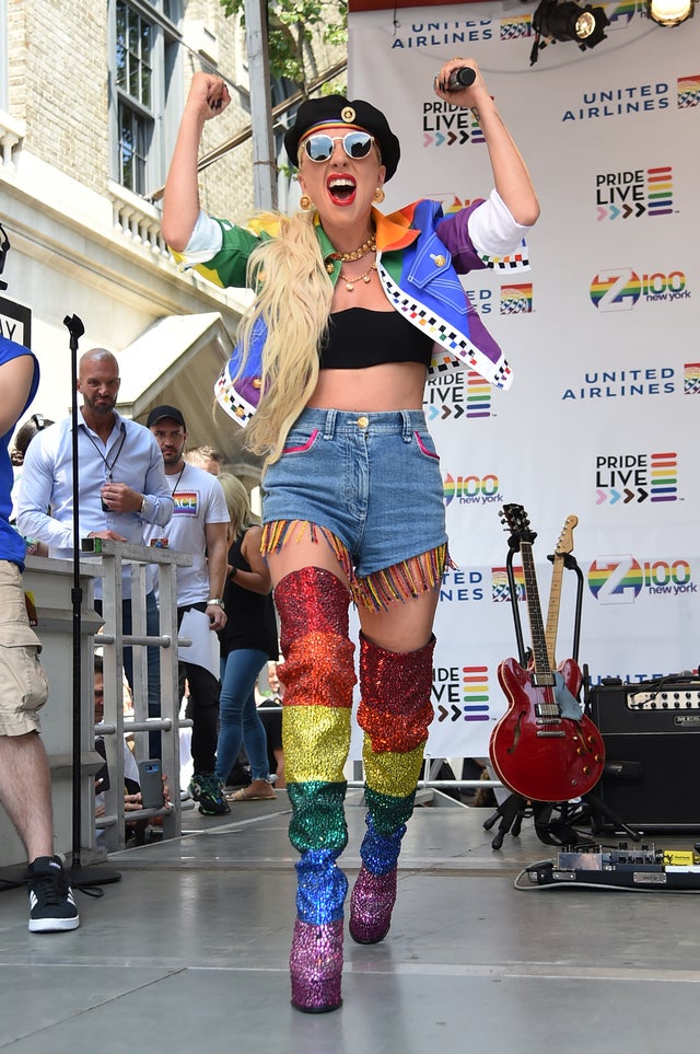 Celebs Celebrate Pride 2019 Entertainment Tonight Celebs Celebrate Pride 2019 Entertainment Tonight