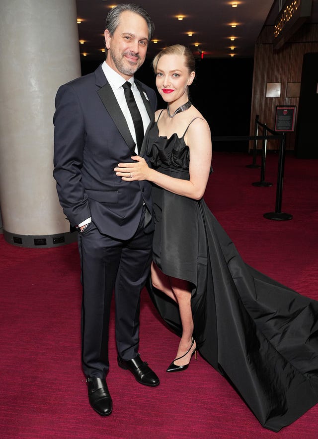 Amanda Seyfried and Thomas Sadoski
