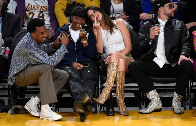Kendall Jenner and Bad Bunny Get Cozy At Lakers Game – NBC Connecticut