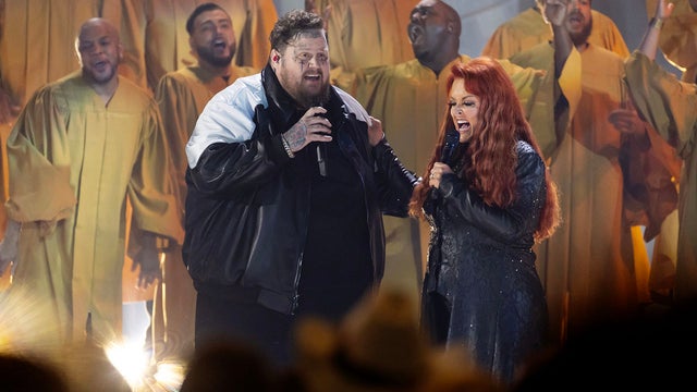 Wynonna Judd sta rispondendo dopo che i fan hanno espresso preoccupazione per la sua performance ai CMA Awards con Jelly Roll