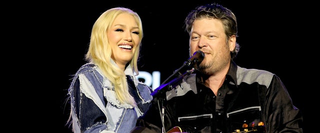 Blake Shelton and Gwen Stefani Give Surprise Performance at His New Bar in Las Vegas | Entertainment Tonight