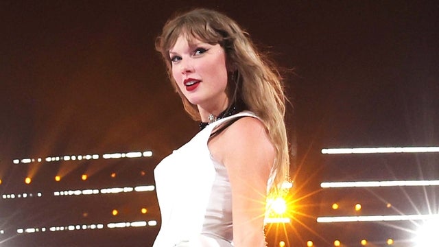 Taylor Swift Rips Open Her Dress on Stage in Eras Tour Performance Wardrobe  Malfunction | Entertainment Tonight