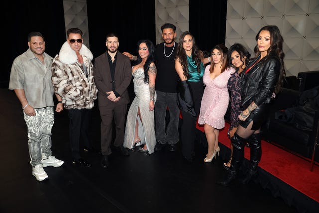Ronnie Ortiz-Magro, Mike "The Situation" Sorrentino, Vinny Guadagnino, Angelina Pivarnick, Paul "Pauly D" DelVecchio, Sammi Giancola, Deena Nicole Cortese, Nicole Polizzi, and Jenni Farley