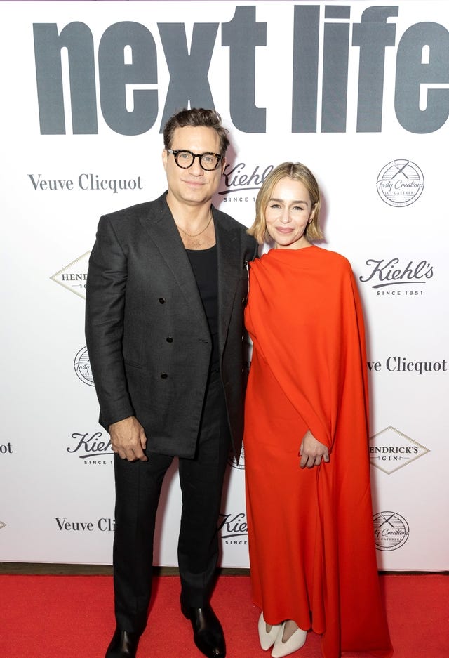 Édgar Ramírez and Emilia Clarke