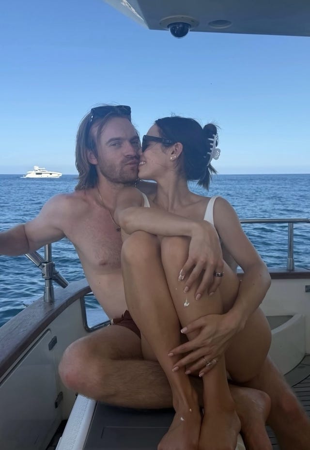 Finneas O'Connell and Claudia Sulewski