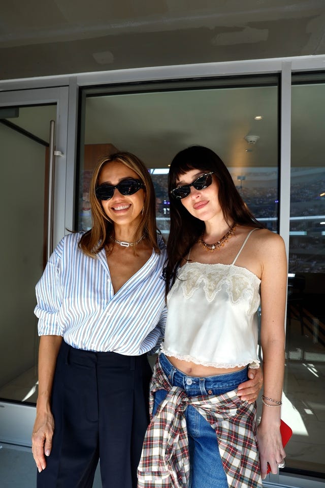 Jessica Alba and Dakota Johnson