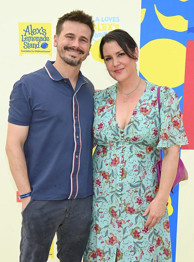 Jason Ritter and Melanie Lynskey