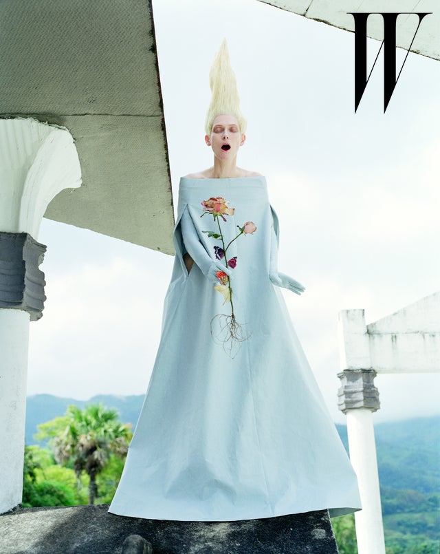 Tilda's Bizarre & Beautiful W Shoot | Entertainment Tonight
