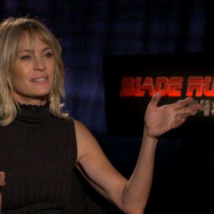 'Stranger Things' Star Cary Elwes References 'Princess Bride' While Revealing Rattlesnake Bite