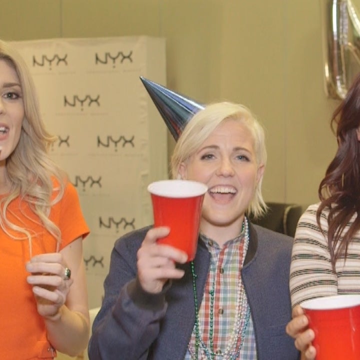 EXCLUSIVE: 'Dirty 30' at VidCon -- What To Expect From Mamrie Hart, Grace Helbig and Hannah Hart's New Movie!