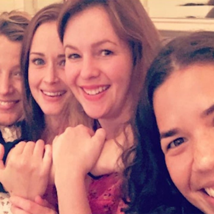 Blake Lively & 'Sisterhood of the Traveling Pants' Castmates Reunite With Most Adorable Pic Ever!
