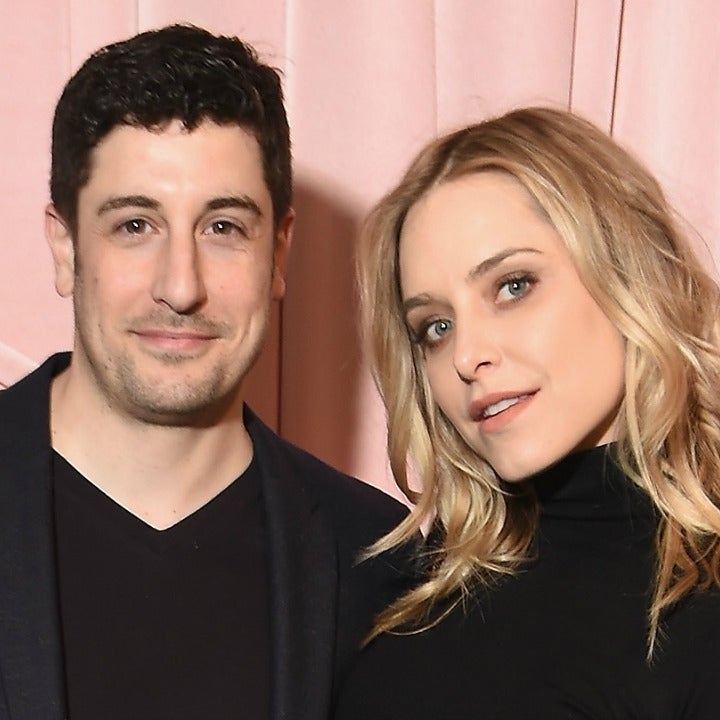 NEWS: Jenny Mollen Shows Off Bandaged Belly in Mirror Selfie 4 Days After Giving Birth