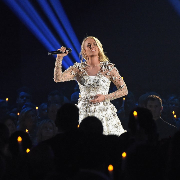 Carrie Underwood Breaks Down During Emotional Musical Tribute to Las Vegas Shooting Victims