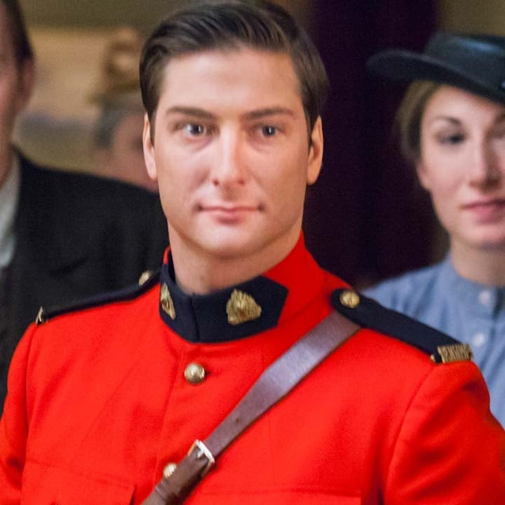 'When Calls the Heart' Star Daniel Lissing Thanks the Hearties in Emotional Goodbye Post