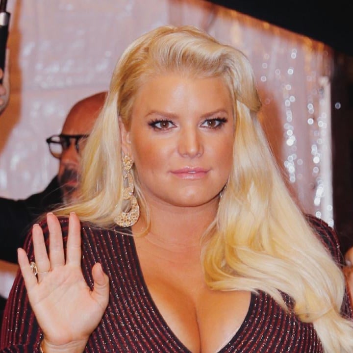 Jessica Simpson Puts Her Own Hilarious Spin on the #10YearChallenge 