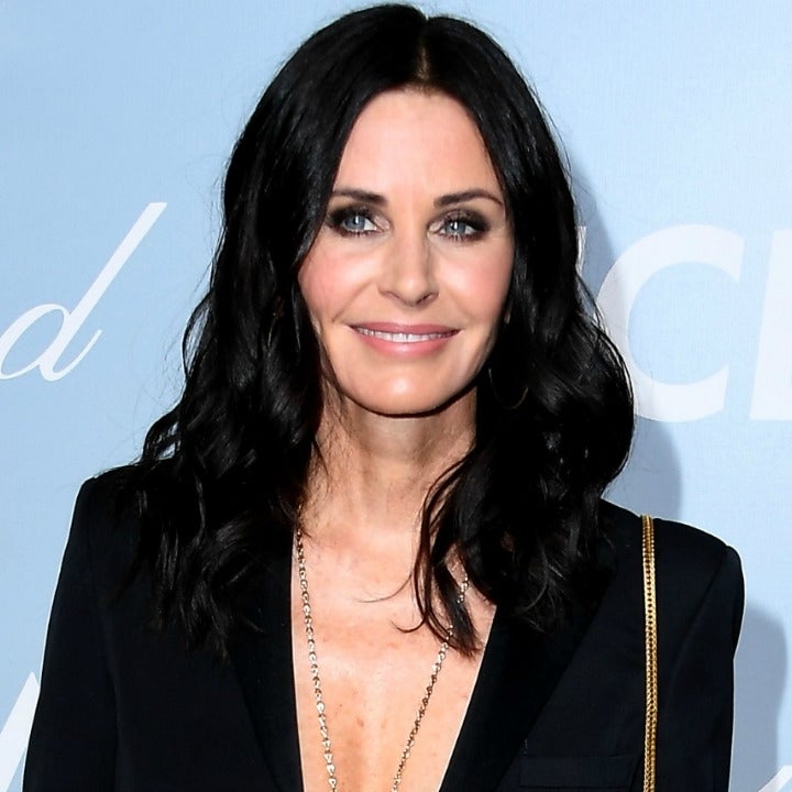 Courteney Cox Shares Epic Throwback Pic of 'Friends' Cast Having a 'Last Supper' Before Taping Finale