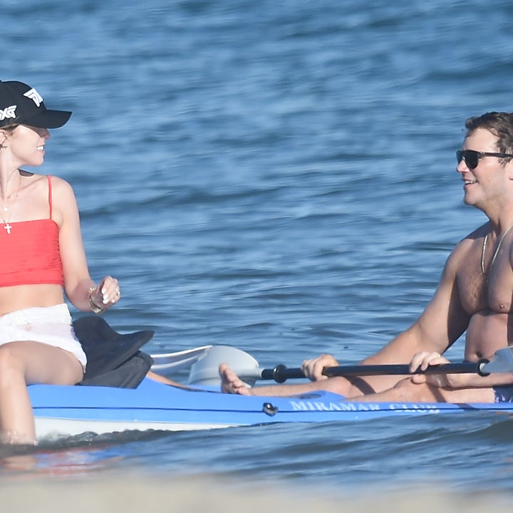 Shirtless Chris Pratt Has Beach Day With Wife Katherine Schwarzenegger & His 'Parks and Rec' Co-Star Rob Lowe