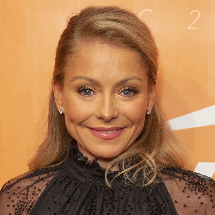 Kelly Ripa Shows Off Her Impressive Dance Moves in Shakira Challenge With Fellow Moms