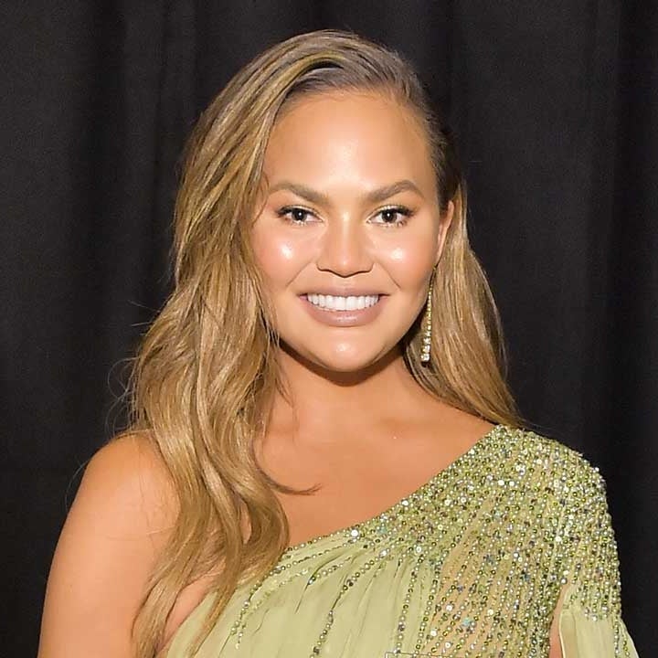 Chrissy Teigen Calls Out Man Tweeting About Taylor Swift’s Chances of Having Children