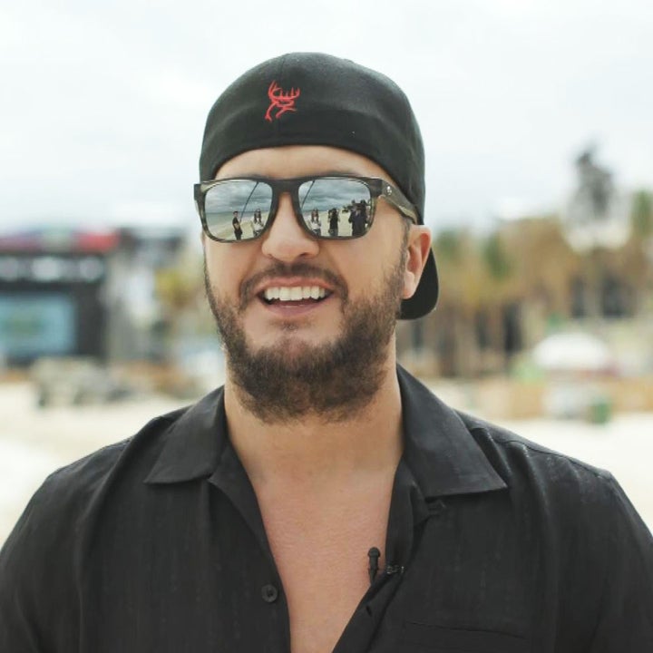 Luke Bryan’s 72-Year-Old Mom Is Having the Time of Her Life in Mexico! 