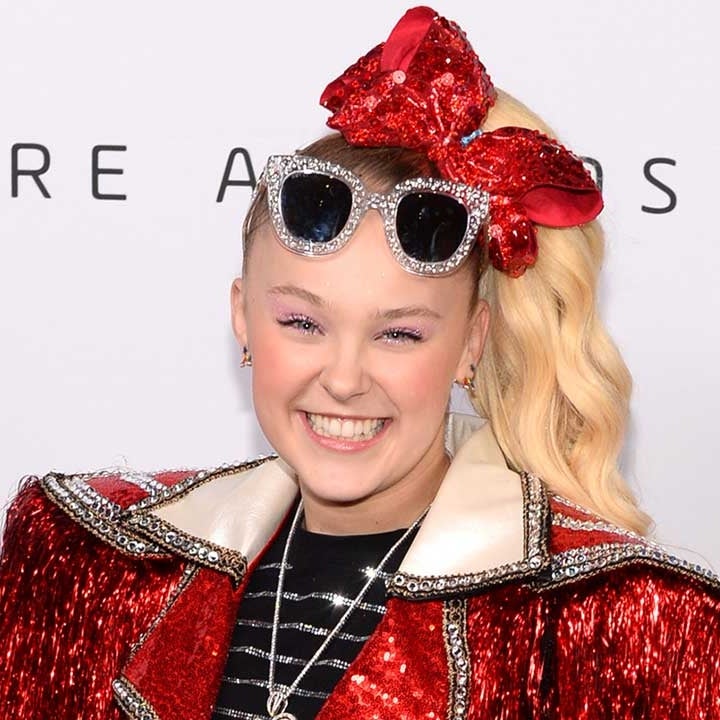 JoJo Siwa Wears 'Best Gay Cousin Ever' Shirt, Receives Support From LGBTQ+ Community