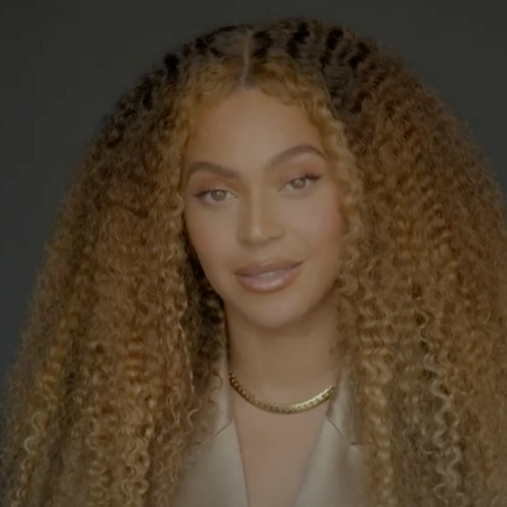 Beyoncé Hopes for 'Real Change' In Moving Commencement Speech