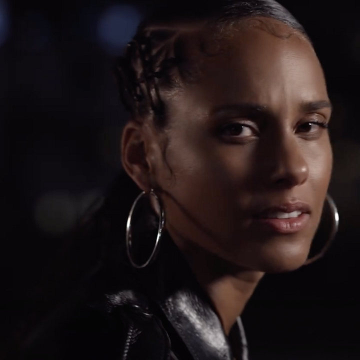 Alicia Keys Emotionally Belts Out 'Perfect Way to Die' at BET Awards