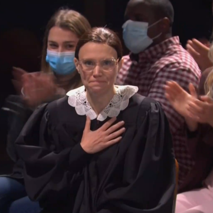 Kate McKinnon Honors Memory of Ruth Bader Ginsburg in 'SNL' Premiere