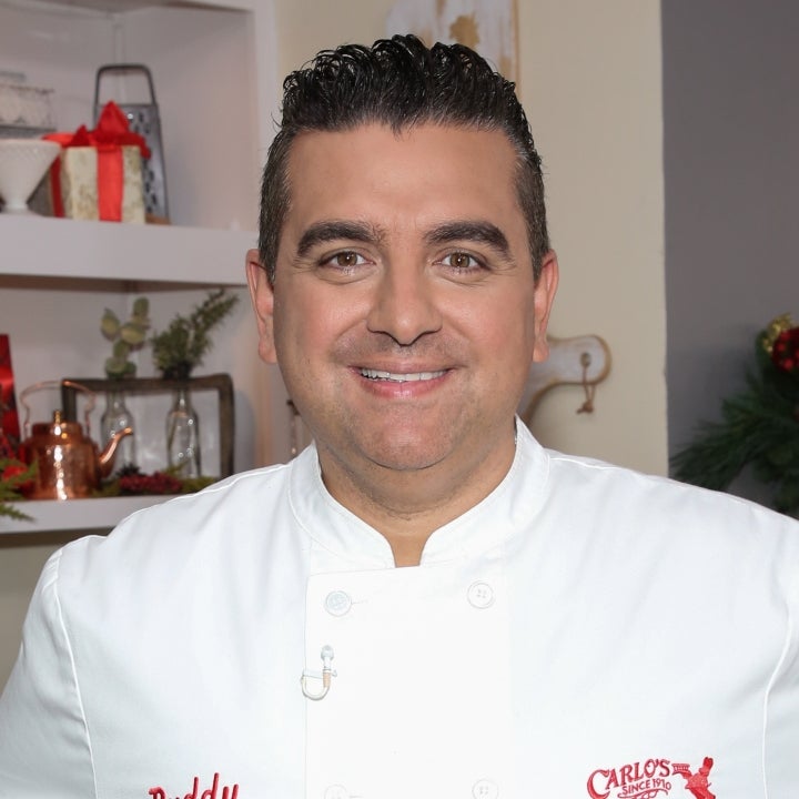 Buddy Valastro Attempts to Ice a Cake With His Left Hand After Injury