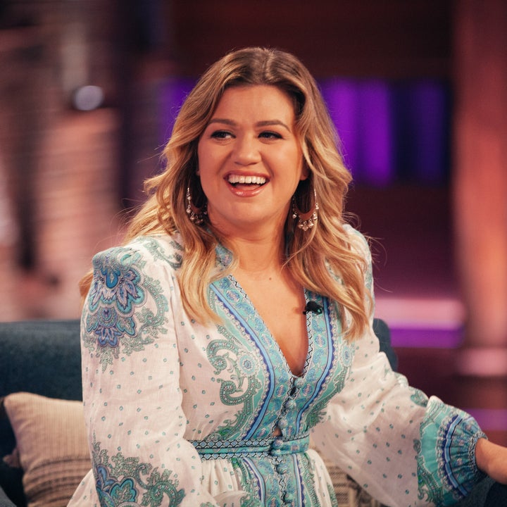 Kelly Clarkson Talks to Single Ladies Ahead of 1st V-Day Since Split