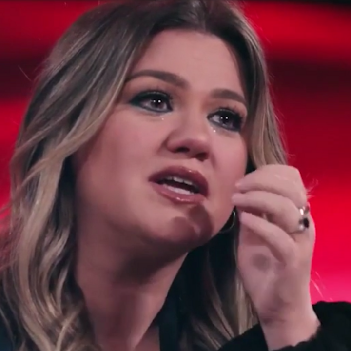 'The Voice': Kelly Clarkson Brought to Tears by Her Own Song