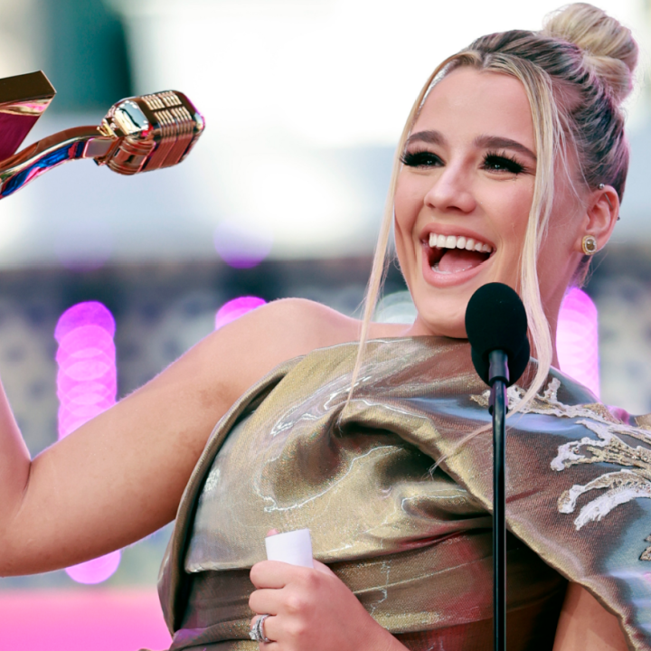 Gabby Barrett Emotionally Accepts Her First Billboard Music Awards