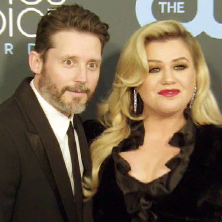 Kelly Clarkson Asks Judge to Restore Her Last Name Amid Divorce
