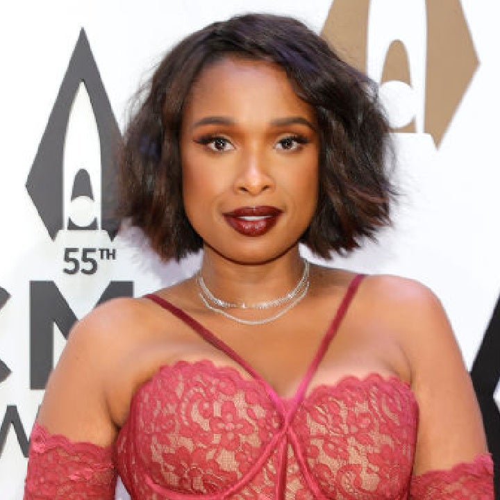 Jennifer Hudson Performs at CMA Awards for the First Time