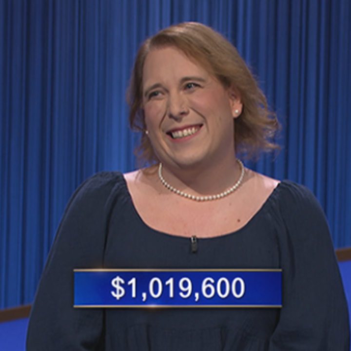 ‘Jeopardy!’ Champ Amy Schneider Surpasses $1M After 28th Straight Win 