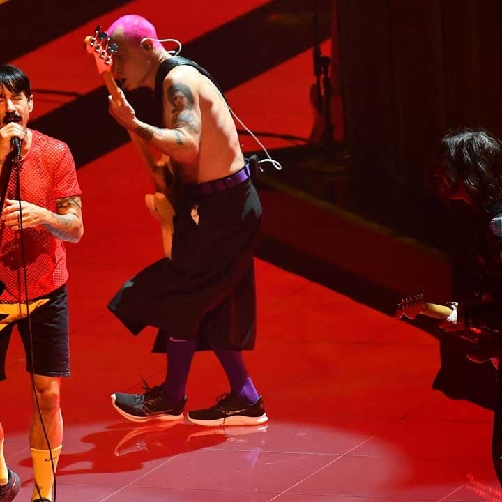 2022 MTV VMAs: Red Hot Chili Peppers Dedicate Honor to Taylor Hawkins