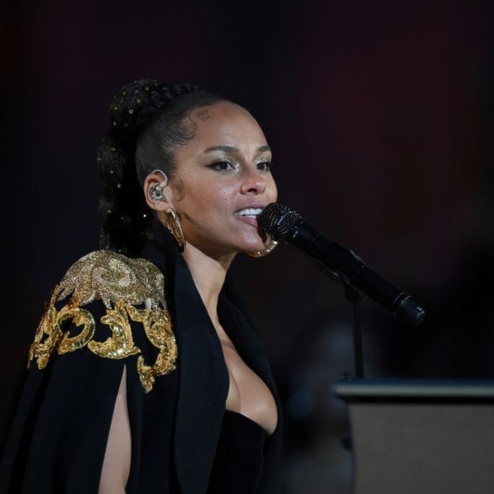 Alicia Keys Reacts After Fan Aggressively Kisses Her During Concert