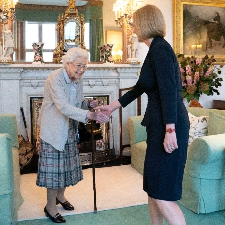 See Queen Elizabeth's Final Appearance Appointing New Prime Minister